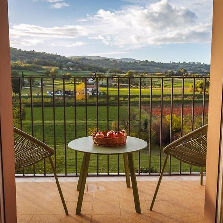 Casa Di Nonna Hotel Беваня Екстериор снимка